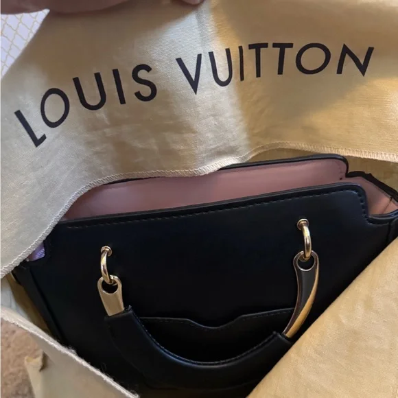 Louis Vuitton Dust Bag 15 1/4” x 10 1/2” Bag in photo is not included in sale - Picture 5 of 6